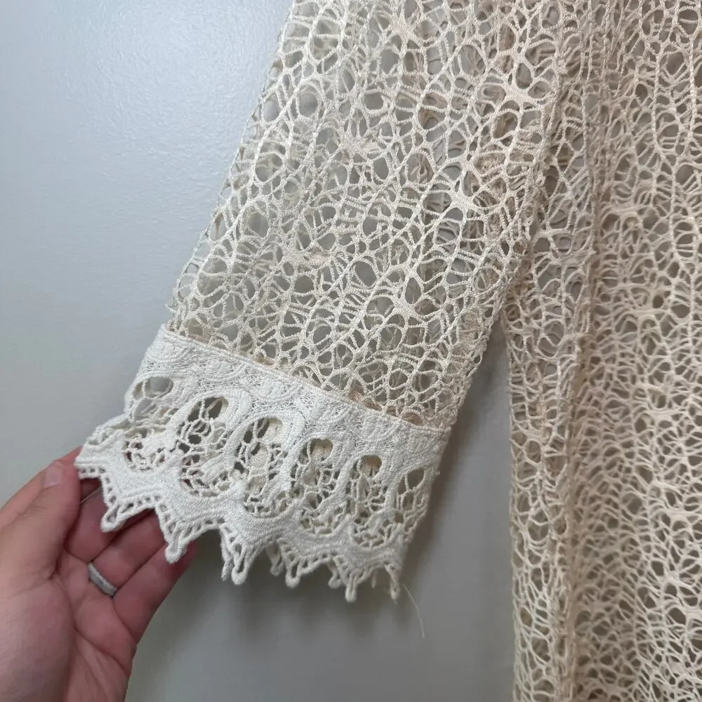 BKE red Women's 3/4 Sleeve Knit Lace Eyelet Blouse Cream Size Medium